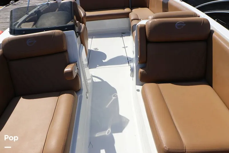 Slide: The Image of Crownline Boats E225 XS 2023 - 16304632