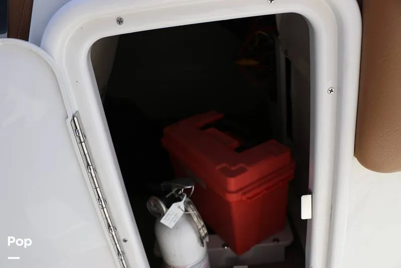 Slide: The Image of Crownline Boats E225 XS 2023 - 16304634