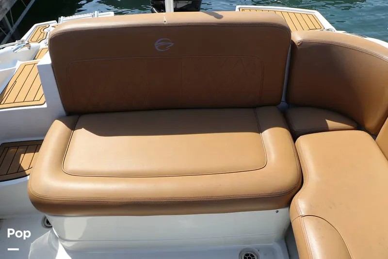 Slide: The Image of Crownline Boats E225 XS 2023 - 16304640