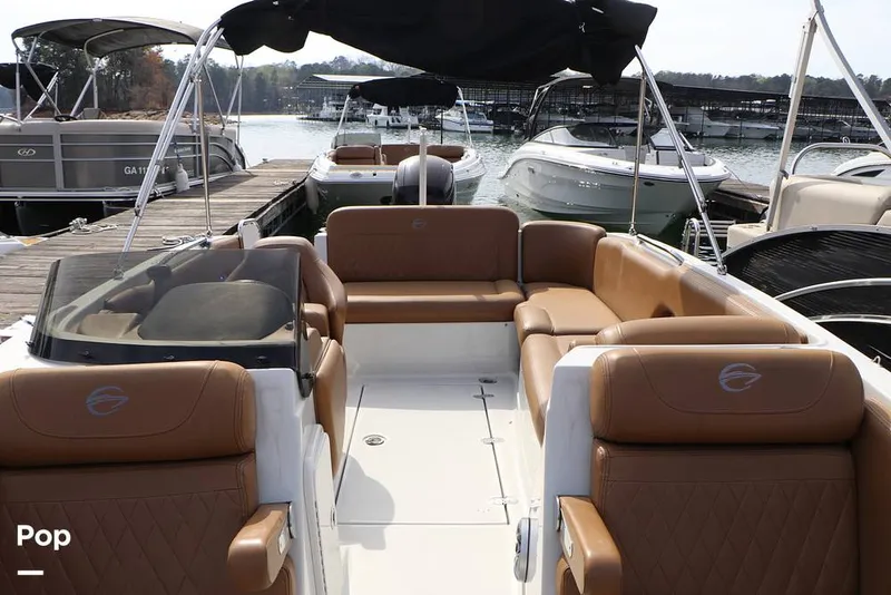 Slide: The Image of Crownline Boats E225 XS 2023 - 16304690