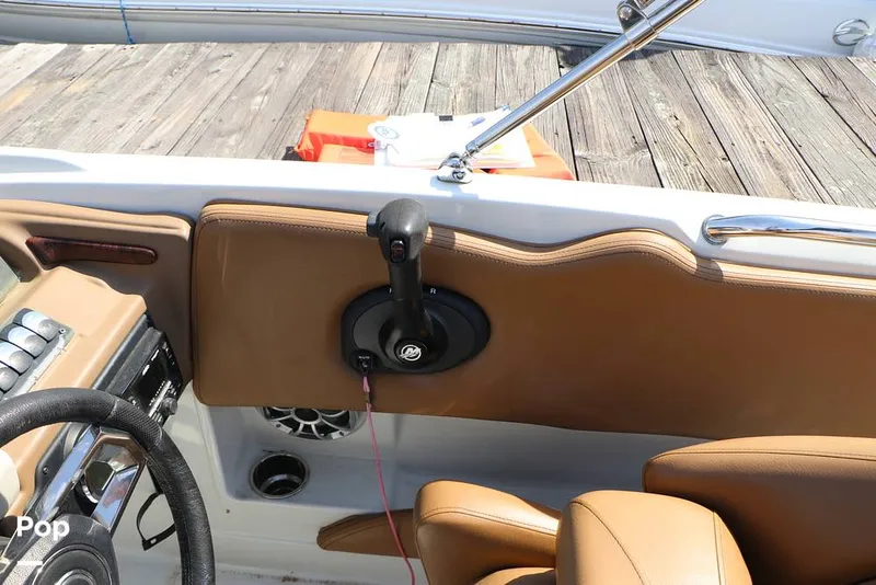 Slide: The Image of Crownline Boats E225 XS 2023 - 16304642