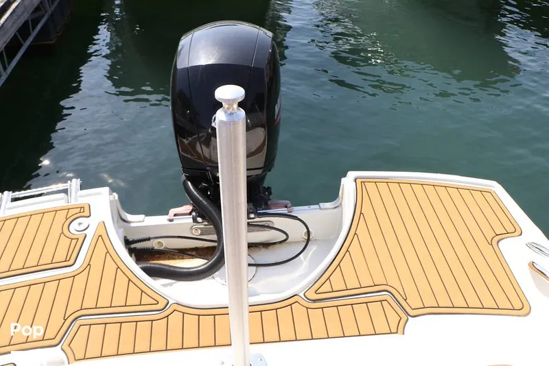 Slide: The Image of Crownline Boats E225 XS 2023 - 16304646