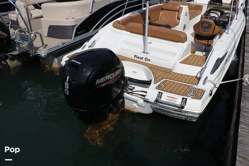 Slide: The Image of Crownline Boats E225 XS 2023 - 16304649