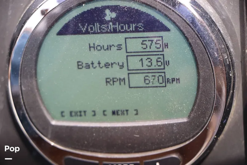 Slide: The Image of Crownline Boats E225 XS 2023 - 16304651