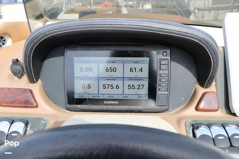 Slide: The Image of Crownline Boats E225 XS 2023 - 16304656