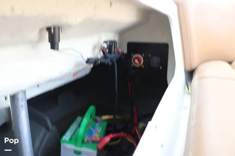 Slide: The Image of Crownline Boats E225 XS 2023 - 16304659