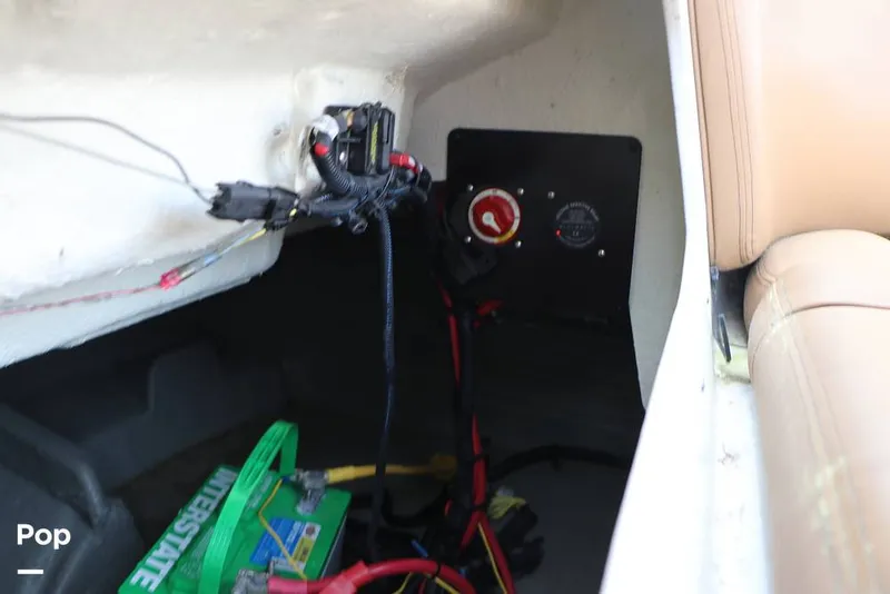 Slide: The Image of Crownline Boats E225 XS 2023 - 16304660