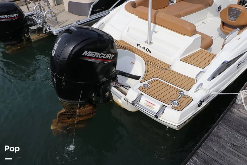 Slide: The Image of Crownline Boats E225 XS 2023 - 16304665