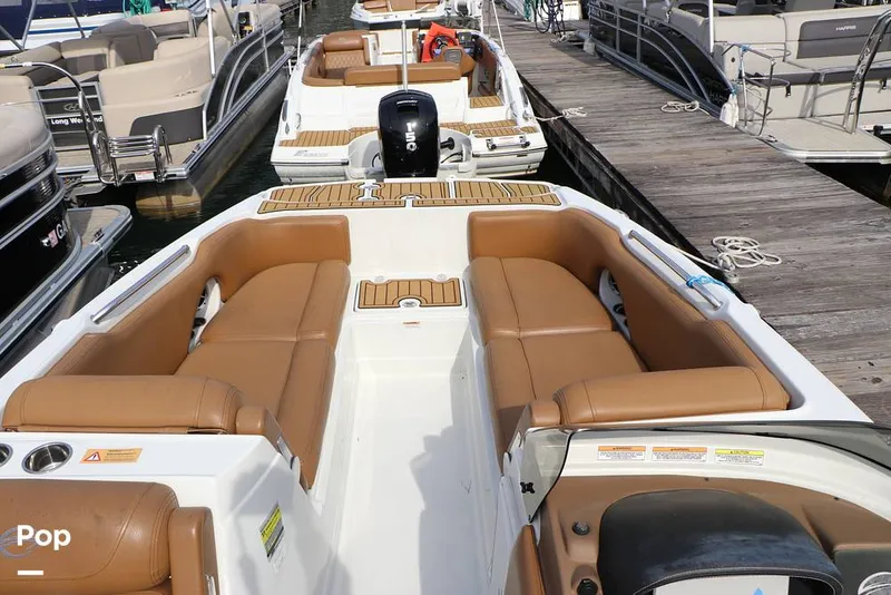 Slide: The Image of Crownline Boats E225 XS 2023 - 16304672