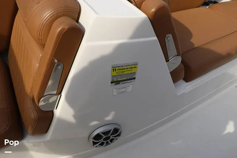 Slide: The Image of Crownline Boats E225 XS 2023 - 16304678