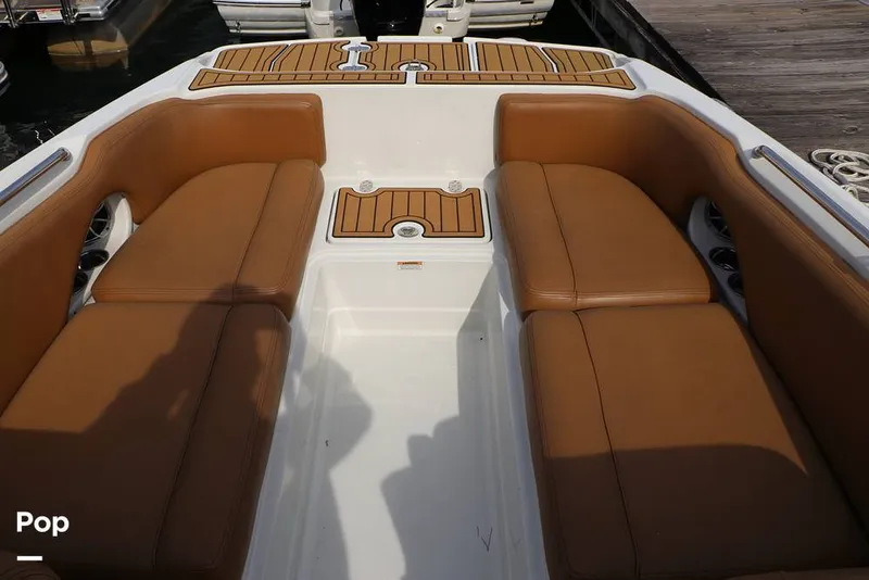 Slide: The Image of Crownline Boats E225 XS 2023 - 16304681