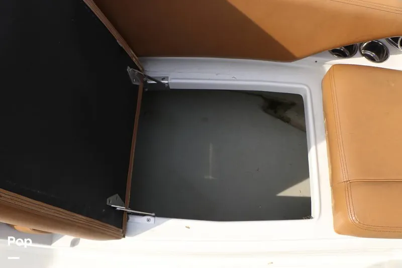 Slide: The Image of Crownline Boats E225 XS 2023 - 16304683