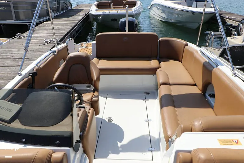 Slide: The Image of Crownline Boats E225 XS 2023 - 16304623