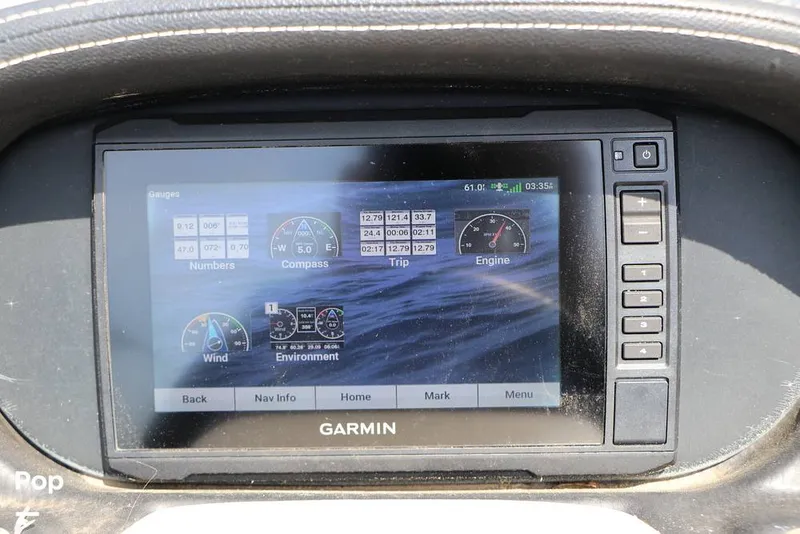 Slide: The Image of Crownline Boats E225 XS 2023 - 16295621