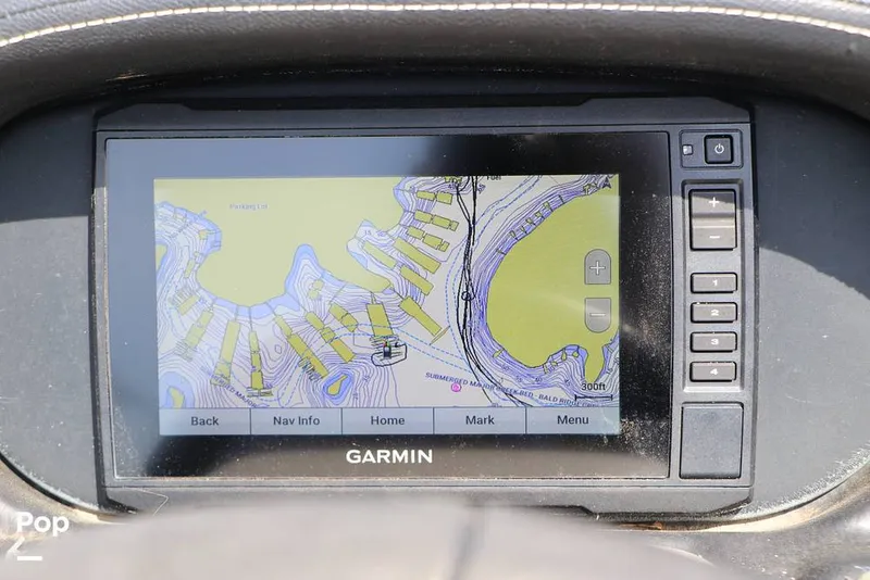 Slide: The Image of Crownline Boats E225 XS 2023 - 16295622