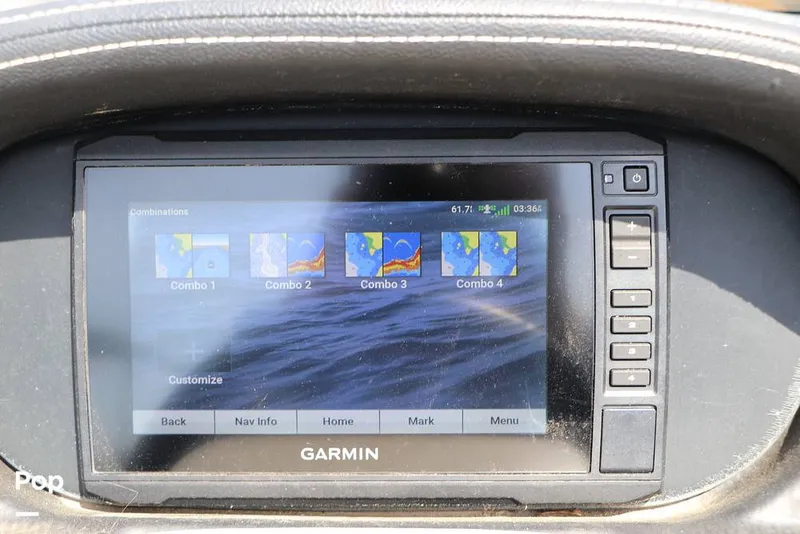 Slide: The Image of Crownline Boats E225 XS 2023 - 16295623