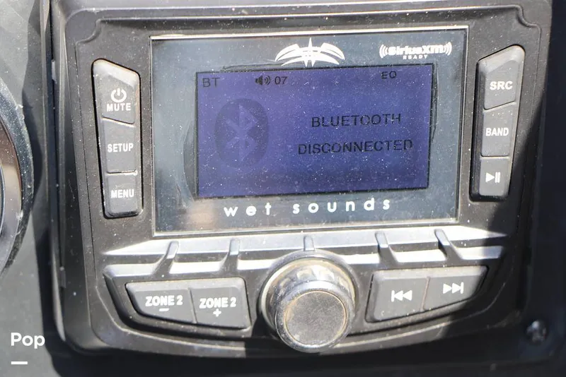 Slide: The Image of Crownline Boats E225 XS 2023 - 16295627