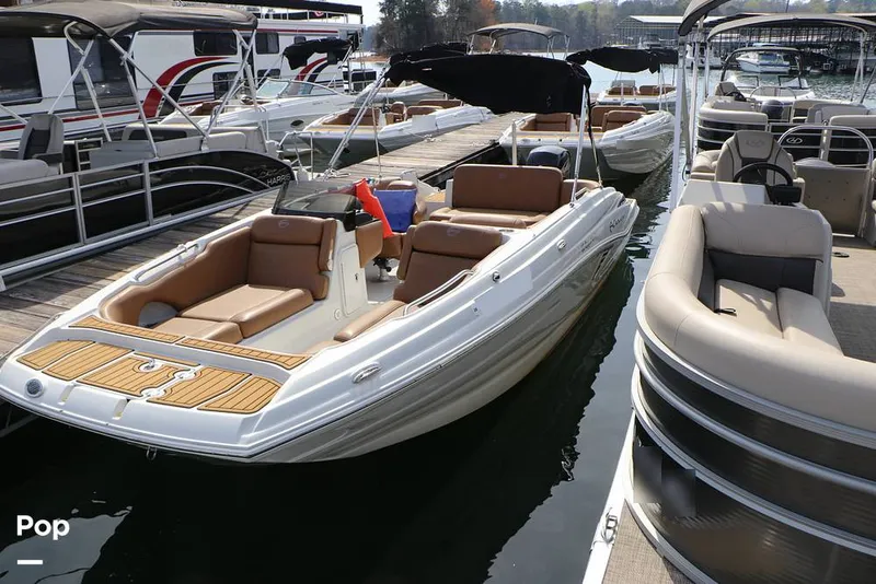 Slide: The Image of Crownline Boats E225 XS 2023 - 16295659