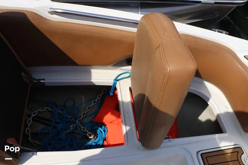 Slide: The Image of Crownline Boats E225 XS 2023 - 16295634