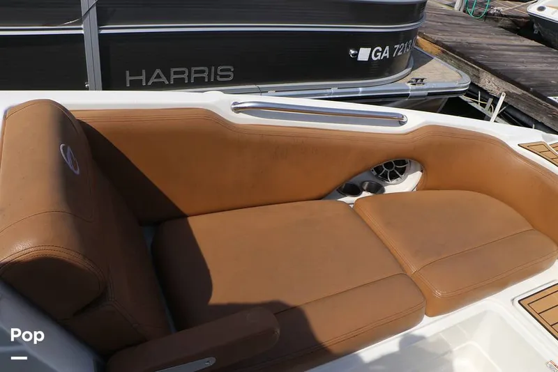 Slide: The Image of Crownline Boats E225 XS 2023 - 16295635
