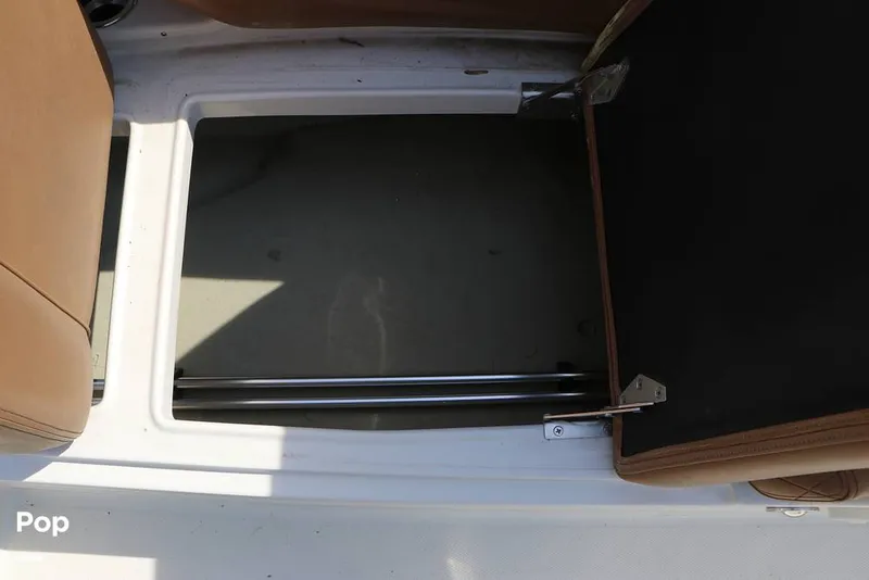 Slide: The Image of Crownline Boats E225 XS 2023 - 16295637