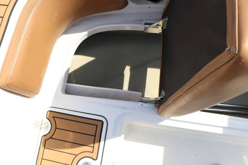 Slide: The Image of Crownline Boats E225 XS 2023 - 16295638