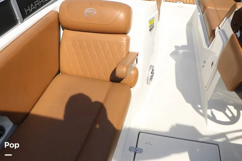 Slide: The Image of Crownline Boats E225 XS 2023 - 16295642