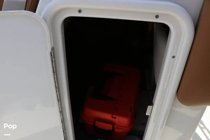 Slide: The Image of Crownline Boats E225 XS 2023 - 16295643