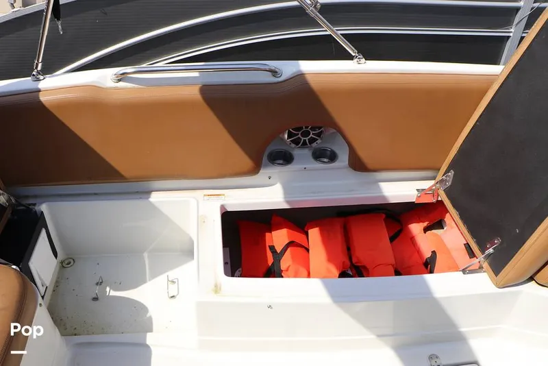 Slide: The Image of Crownline Boats E225 XS 2023 - 16295644