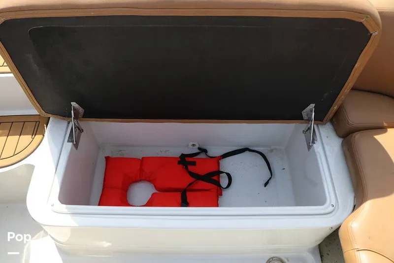 Slide: The Image of Crownline Boats E225 XS 2023 - 16295646