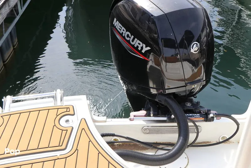 Slide: The Image of Crownline Boats E225 XS 2023 - 16295650