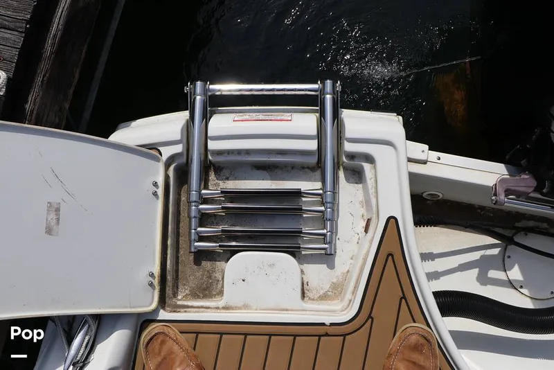 Slide: The Image of Crownline Boats E225 XS 2023 - 16295652