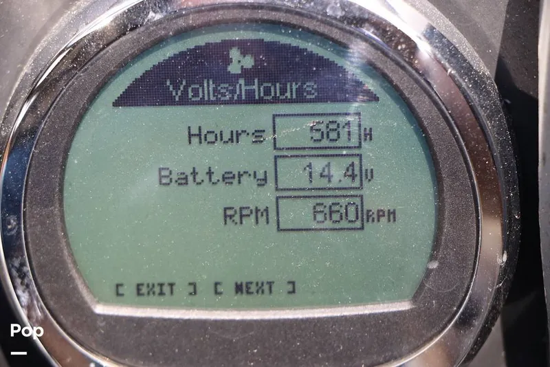 Slide: The Image of Crownline Boats E225 XS 2023 - 16295617