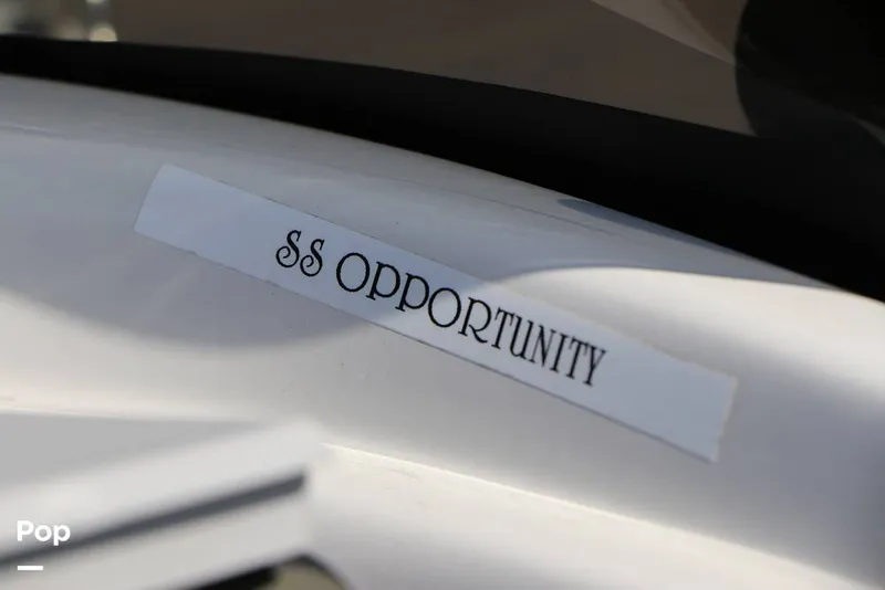 Slide: The Image of Crownline Boats E225 XS 2023 - 16295618