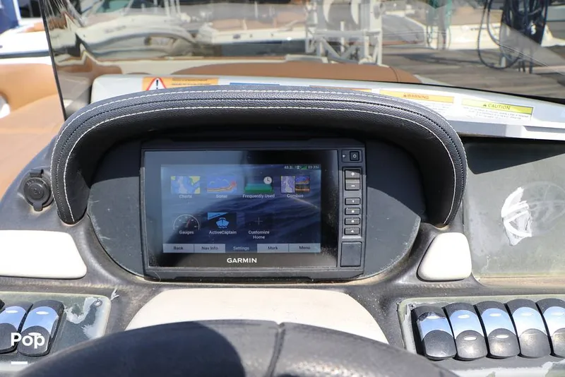 Slide: The Image of Crownline Boats E225 XS 2023 - 16295619