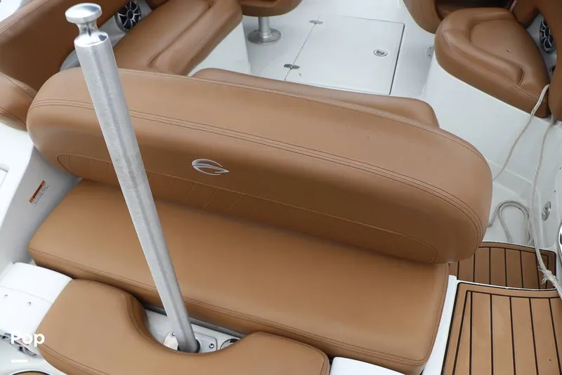 Slide: The Image of Crownline Boats E235 XS 2023 - 16143215