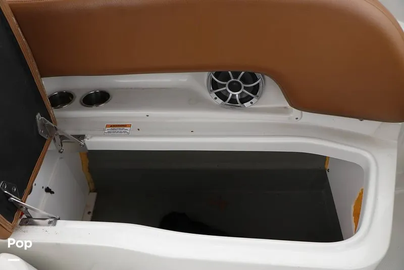 Slide: The Image of Crownline Boats E235 XS 2023 - 16143220