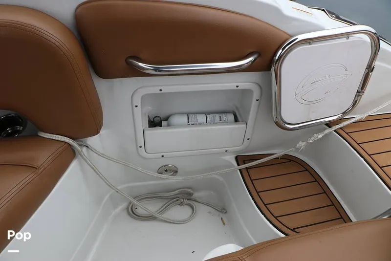 Slide: The Image of Crownline Boats E235 XS 2023 - 16143222