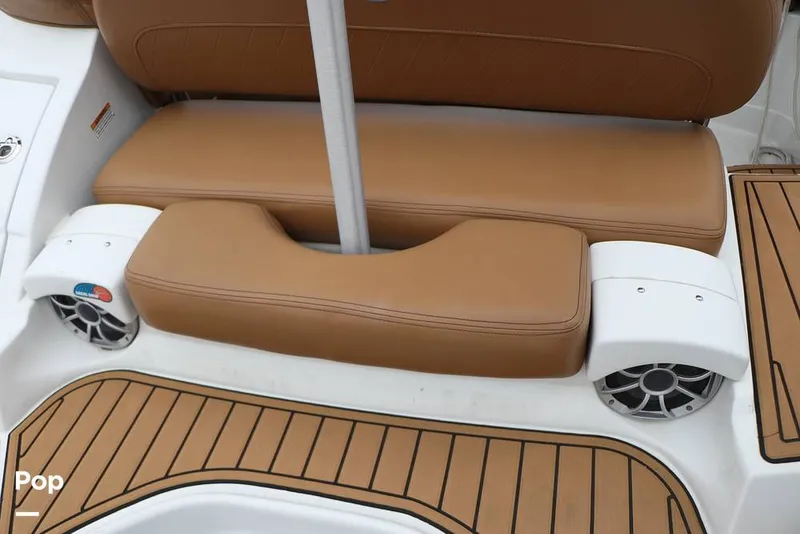 Slide: The Image of Crownline Boats E235 XS 2023 - 16143225