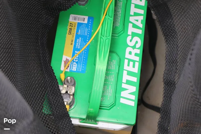 Slide: The Image of Crownline Boats E235 XS 2023 - 16143227