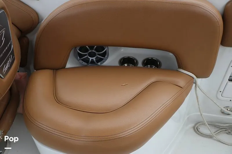 Slide: The Image of Crownline Boats E235 XS 2023 - 16143229