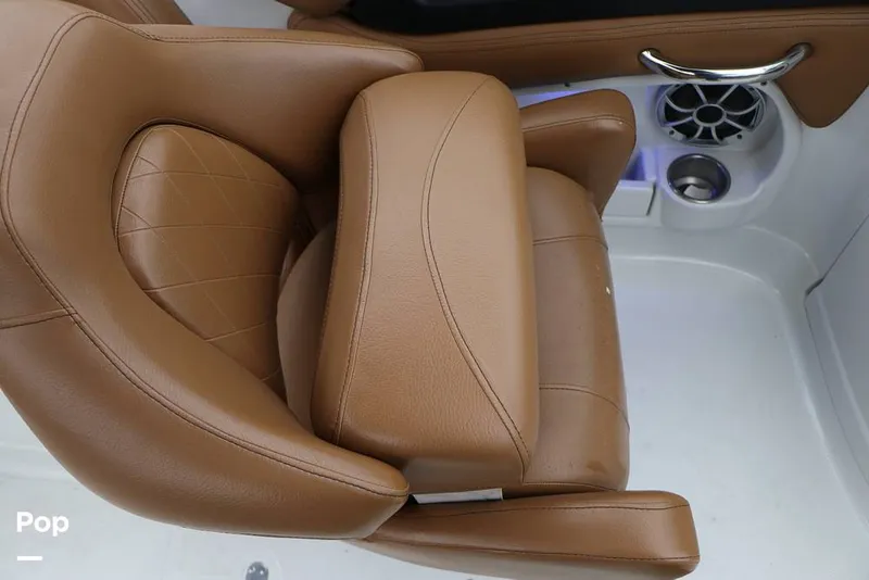 Slide: The Image of Crownline Boats E235 XS 2023 - 16143240