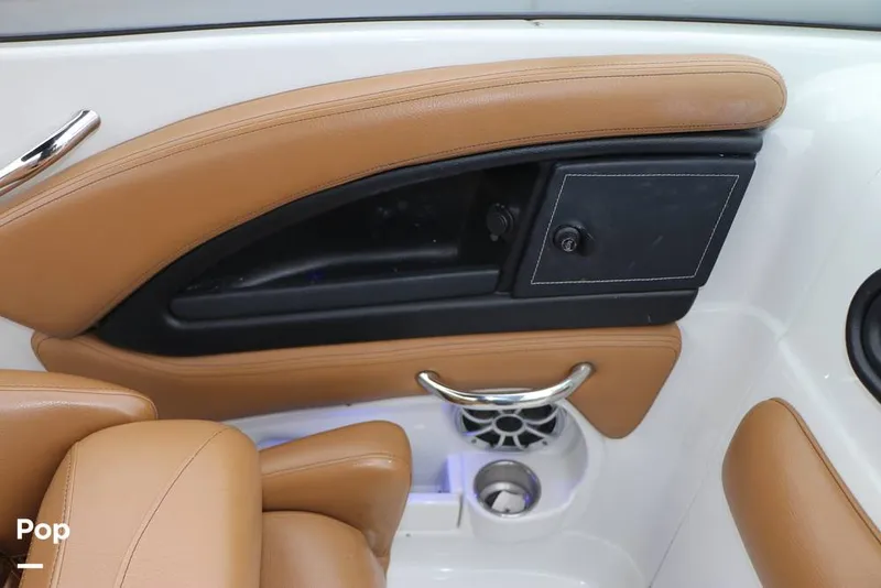 Slide: The Image of Crownline Boats E235 XS 2023 - 16143241