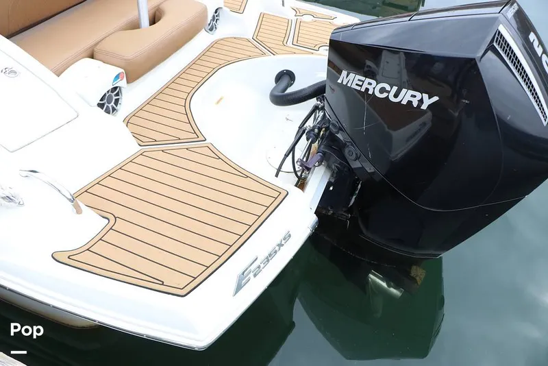 Slide: The Image of Crownline Boats E235 XS 2023 - 16143203