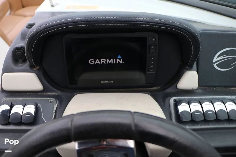 Slide: The Image of Crownline Boats E235 XS 2023 - 16143248