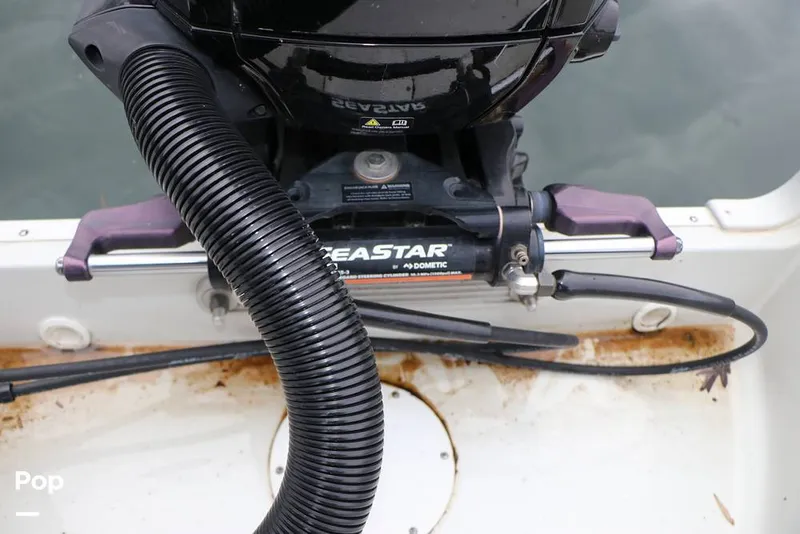 Slide: The Image of Crownline Boats E235 XS 2023 - 16143253