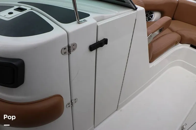 Slide: The Image of Crownline Boats E235 XS 2023 - 16143257