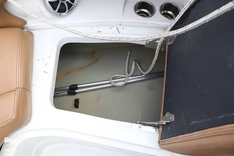 Slide: The Image of Crownline Boats E235 XS 2023 - 16143261