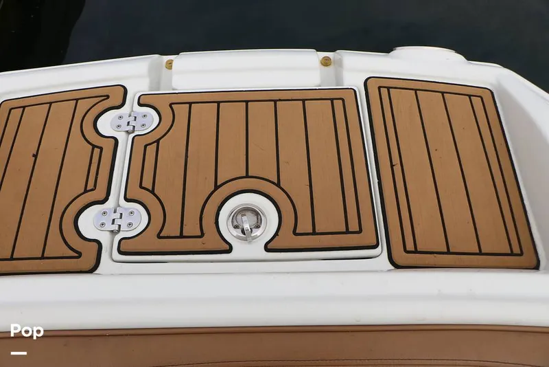 Slide: The Image of Crownline Boats E235 XS 2023 - 16143264