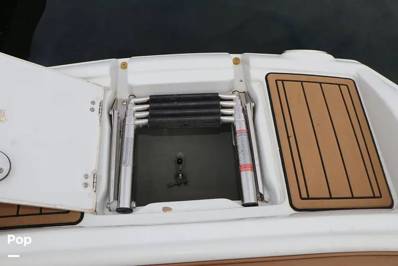 Slide: The Image of Crownline Boats E235 XS 2023 - 16143265